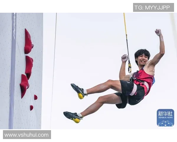 成都攀岩队防反策略解析与攀岩热点发展趋势探讨